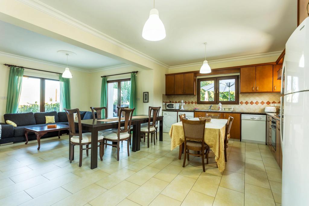 Villa Nikolina Dhrousha Extérieur photo