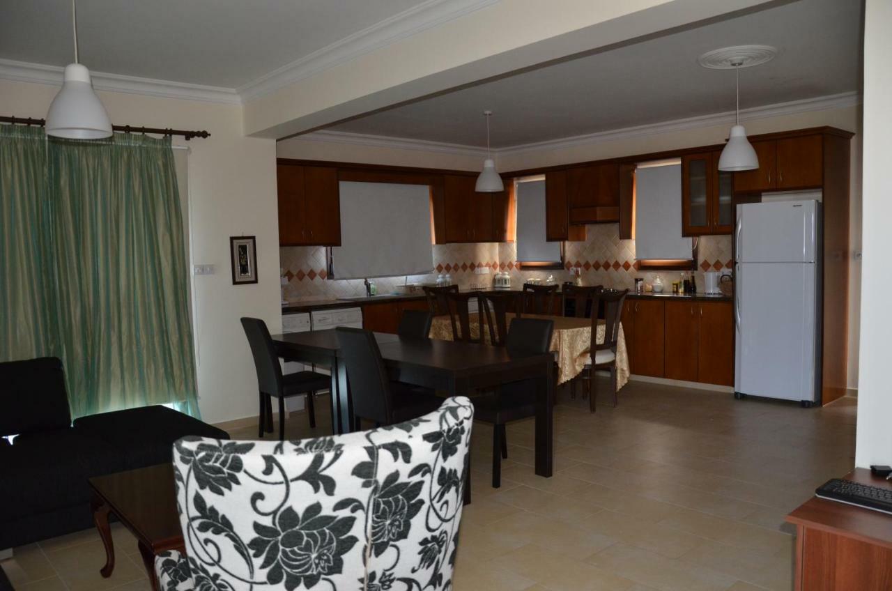 Villa Nikolina Dhrousha Extérieur photo