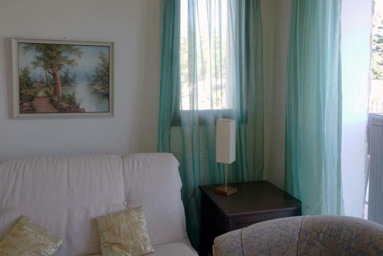 Villa Nikolina Dhrousha Extérieur photo